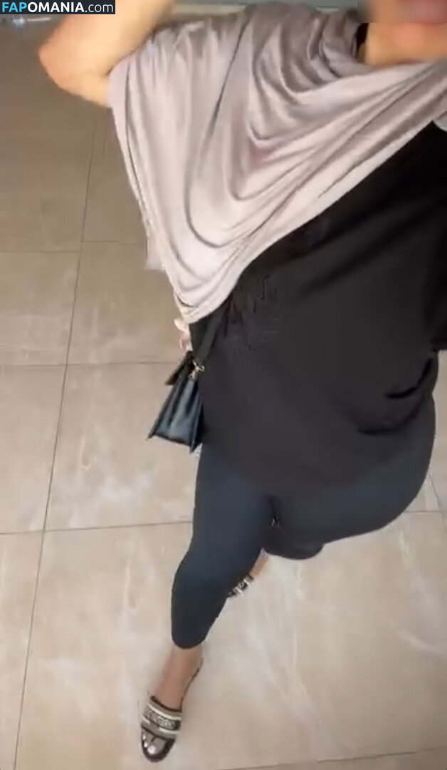 Zeynohijabi Nu OnlyFans  Photo fuitée #9