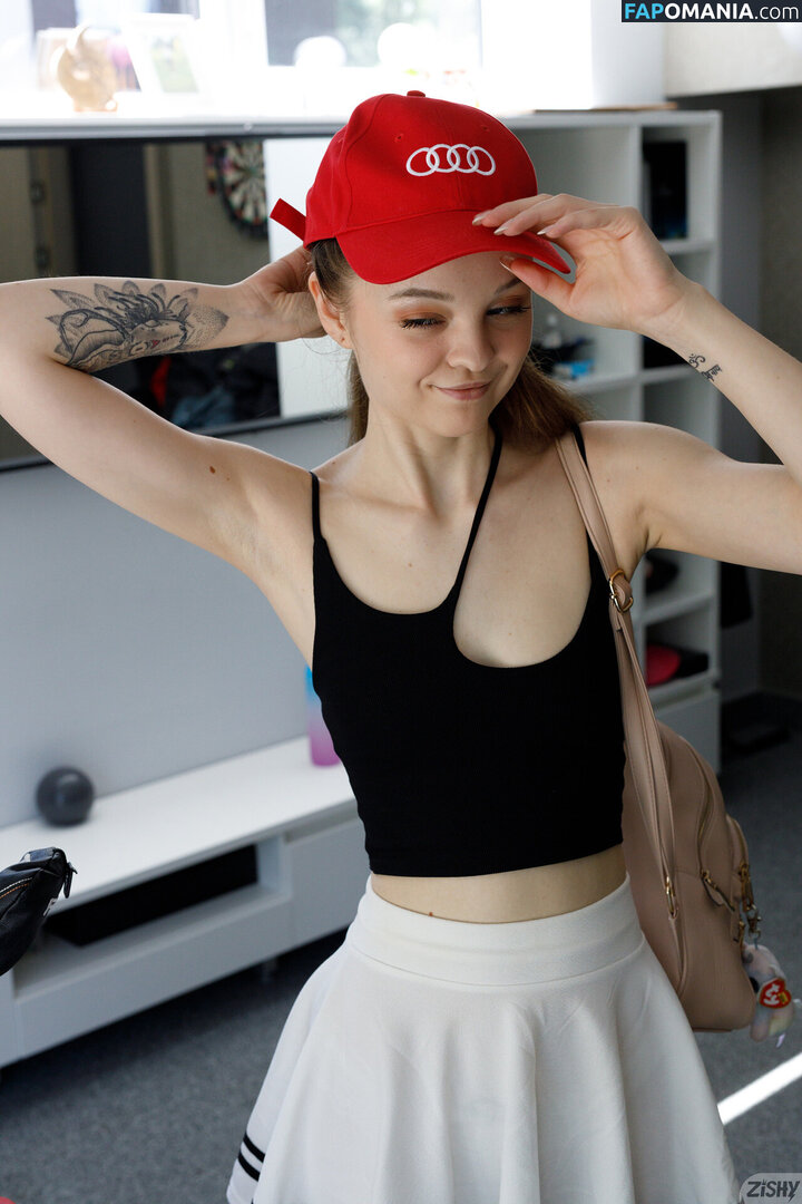 Zishy / zishylives Nu OnlyFans  Photo fuitée #352