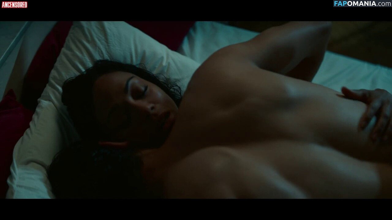 Zoë Saldana Nu OnlyFans  Photo fuitée #10