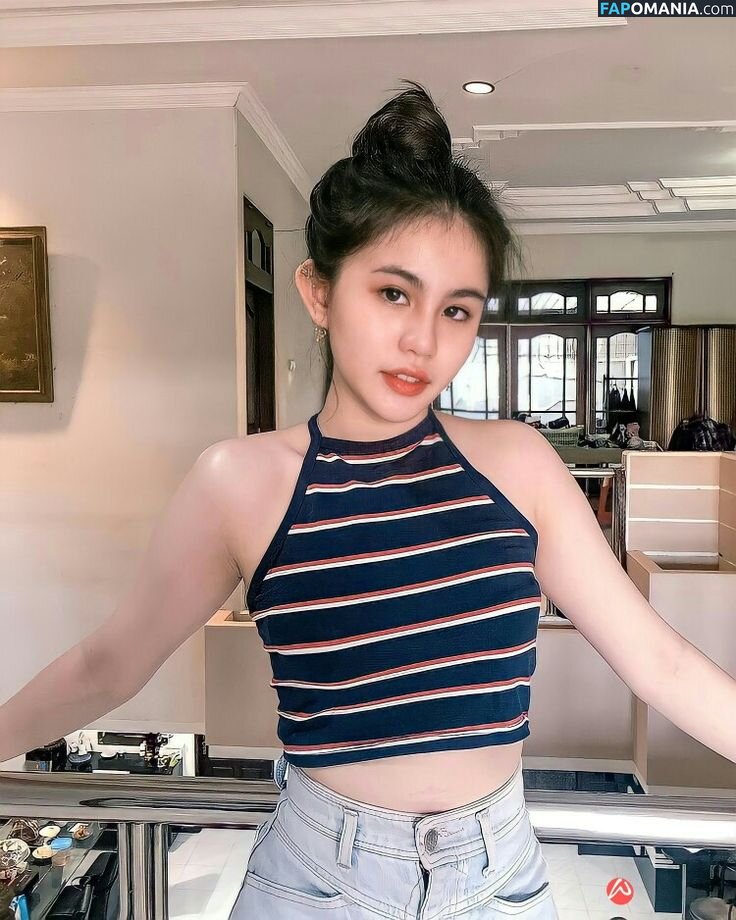 Zoe Levana Nu OnlyFans  Photo fuitée #4
