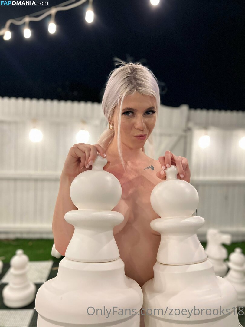 zoeybrookes12 / zoeybrooks18 Nu OnlyFans  Photo fuitée #57