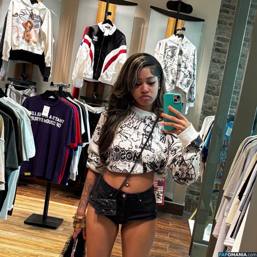 Yntzo / Zogurb Nu OnlyFans  Photo fuitée #1