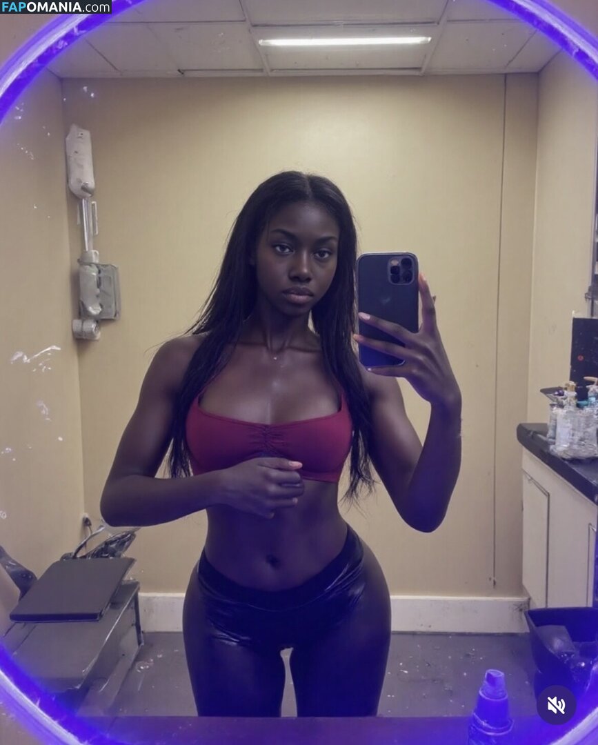 Zurilovesvanilla / Zuriloveswhite Nu OnlyFans  Photo fuitée #3